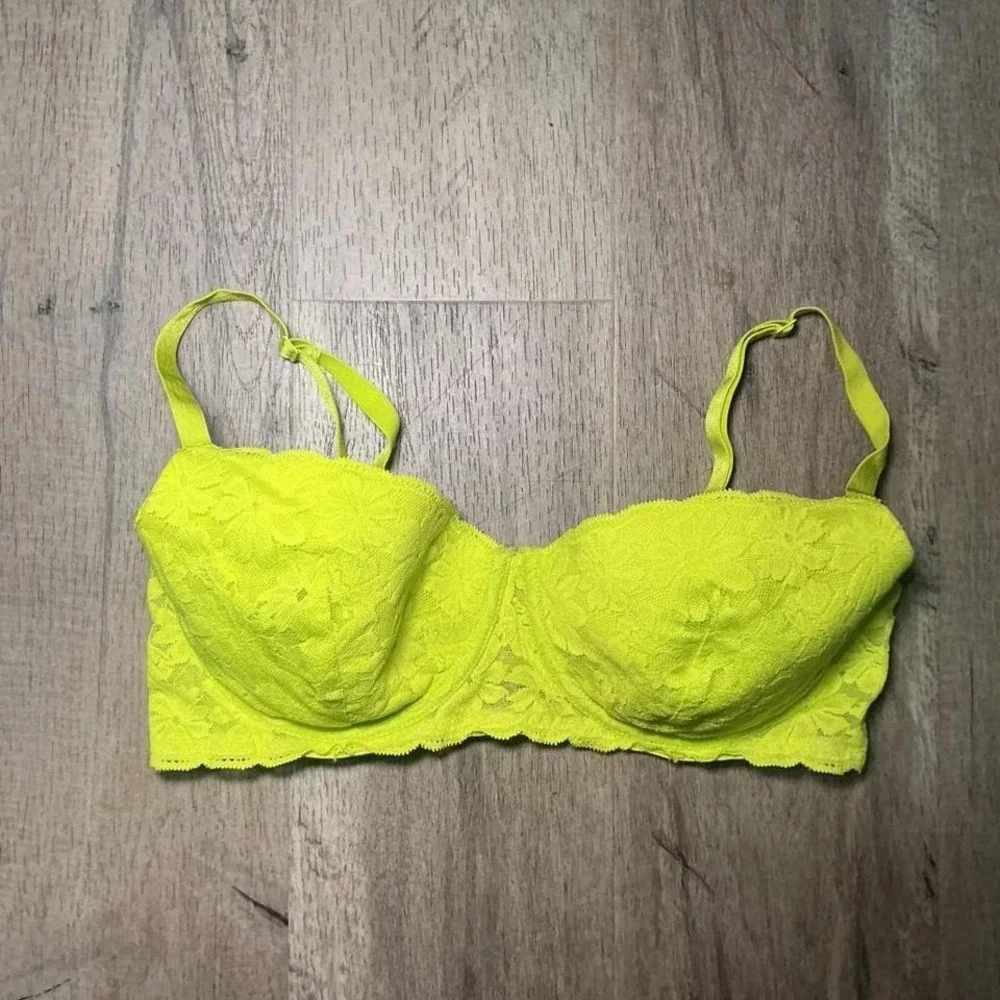 No Boundaries Lace Bra Size 36D Neon Yellow Lime Underwire Bold Everyday